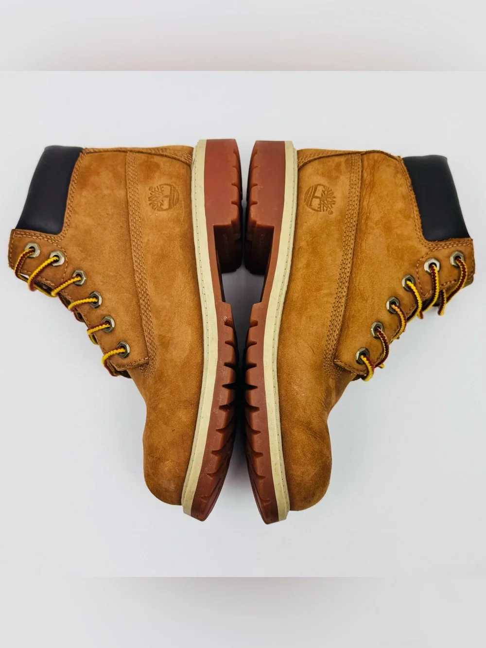 Timberland Kid's Waterproof Boots. Non marking sole. Nubuck leather. Size 2.5.